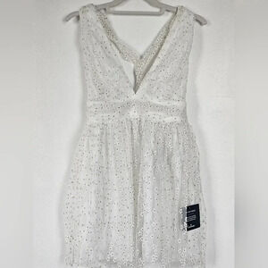 Lulu's Ailey plunge white daisy mini dress with twisted racerback‎ glitter NWT